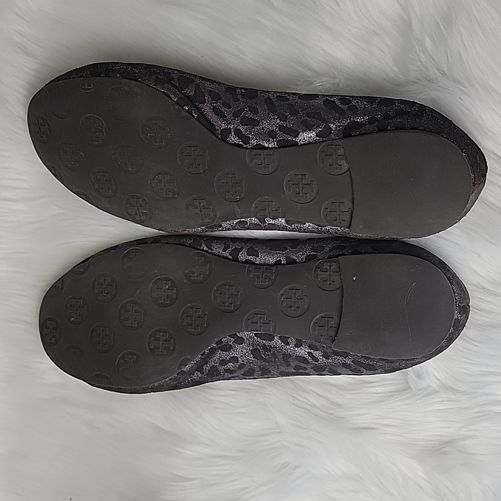 TORY BURCH Leopard Animal Print Metallic Silver Brown Medallion Logo Ballet Flat - Picture 9 of 11